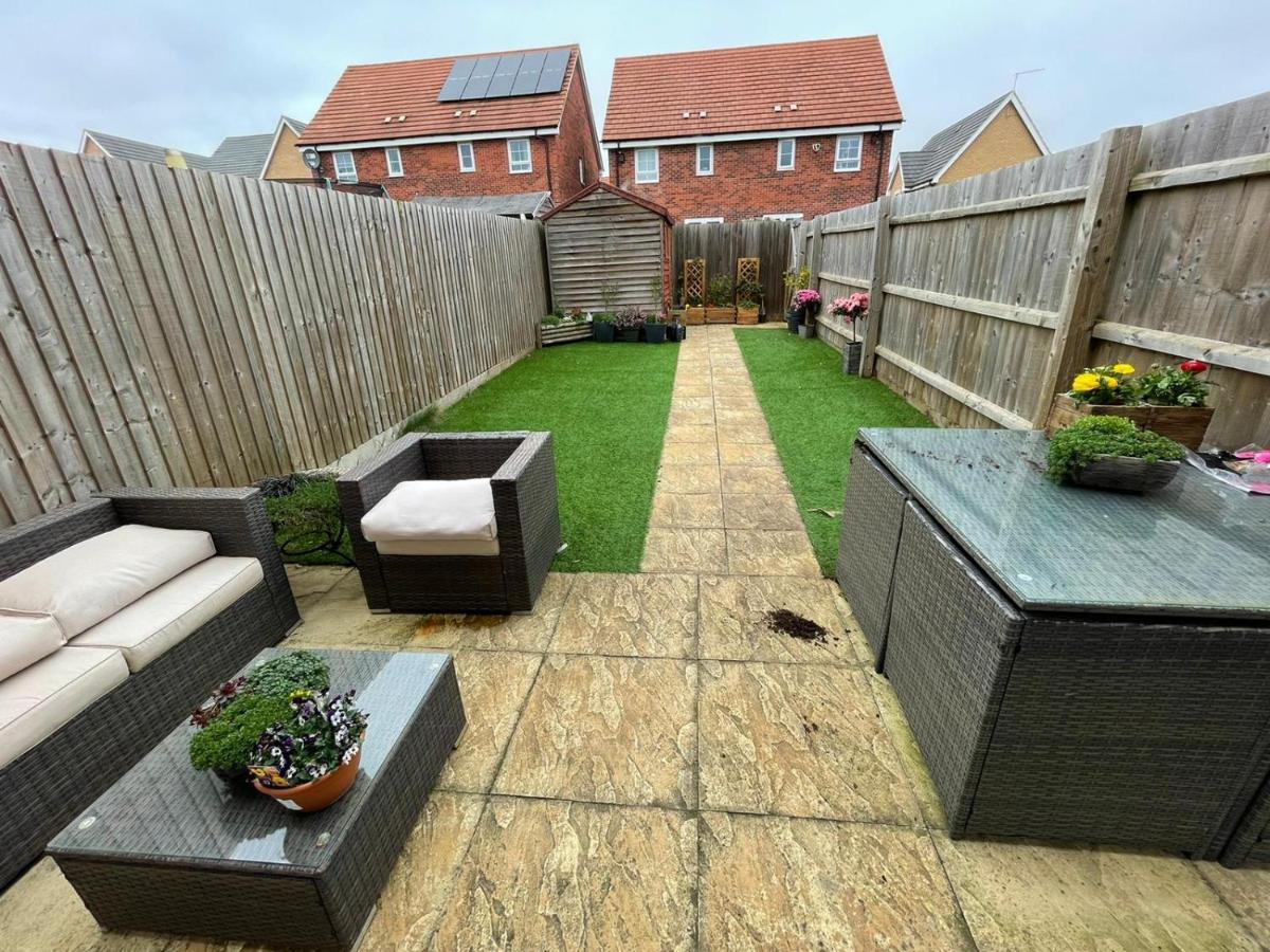 Comet Place Wellingborough Bagian luar foto