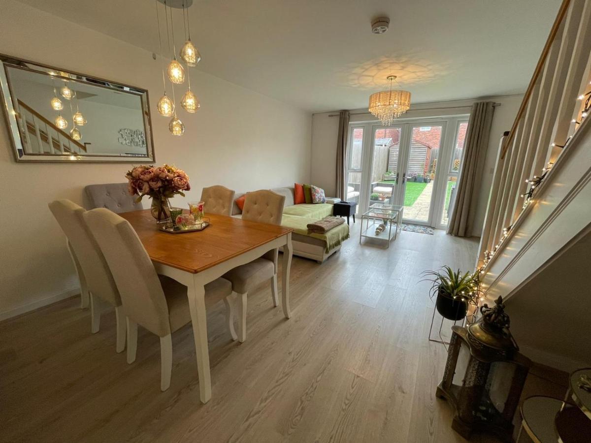 Comet Place Wellingborough Bagian luar foto